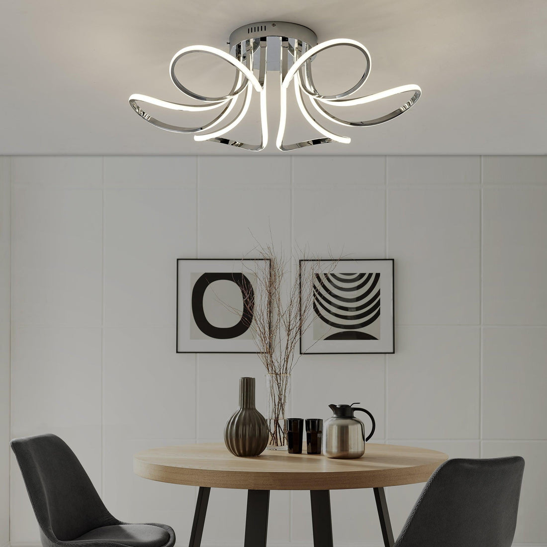 Top Lighting Trends: How Chandeliers Are Making a Comeback