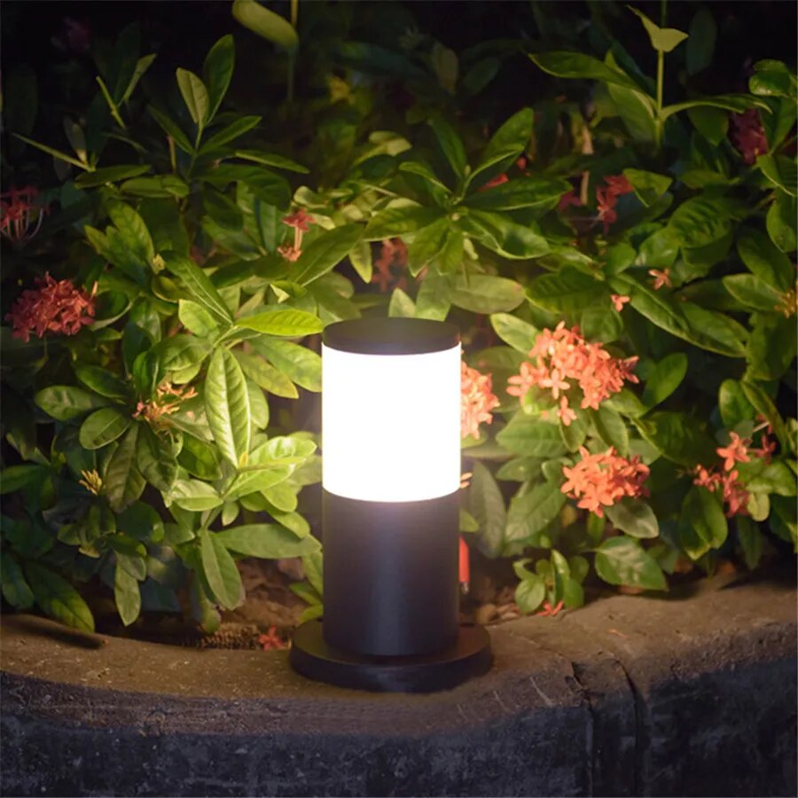 Elegant Outdoor E27 LED Villa Courtyard Lamp – Durable Aluminum Garden Pathway and Lawn Illumination